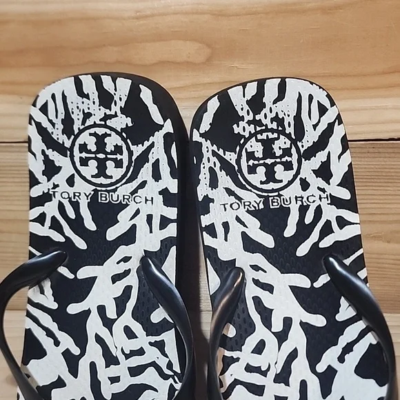 Tory Burch sandals size 6 - Picture 3 of 4